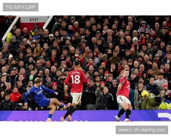 切尔西中路夹击后长传穿透对手中卫